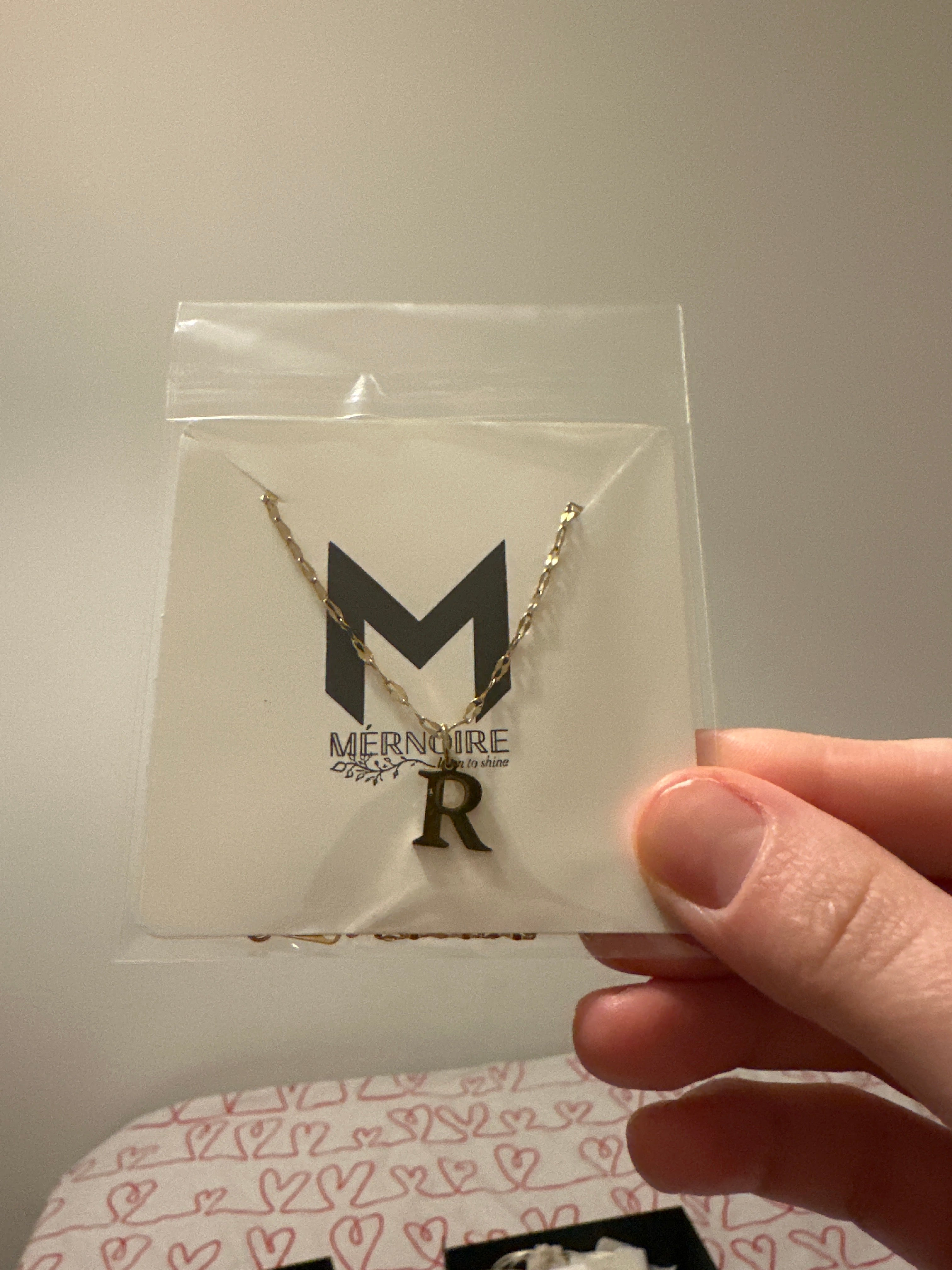 Halsband med Bokstav R