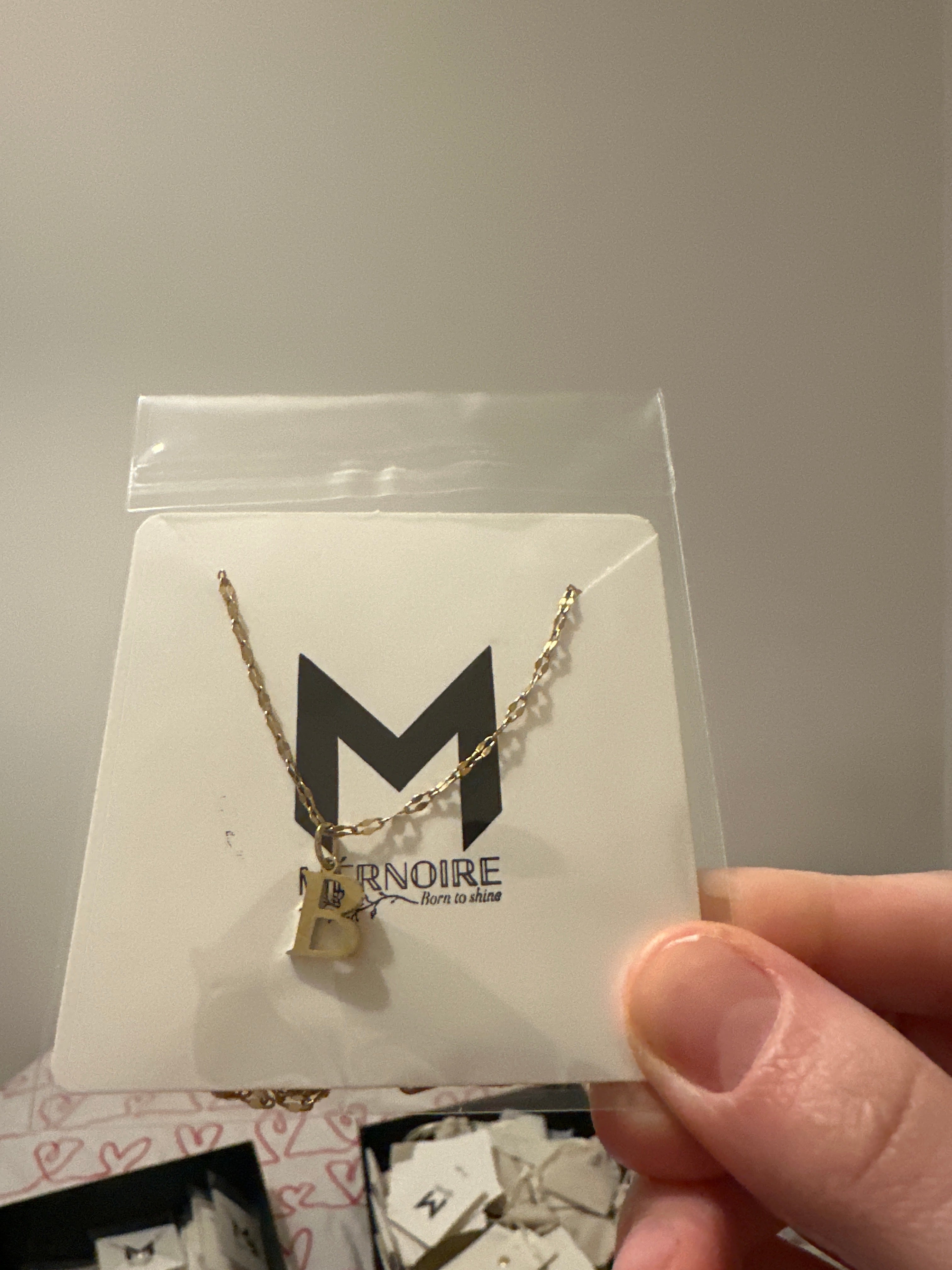 Halsband med Bokstav B