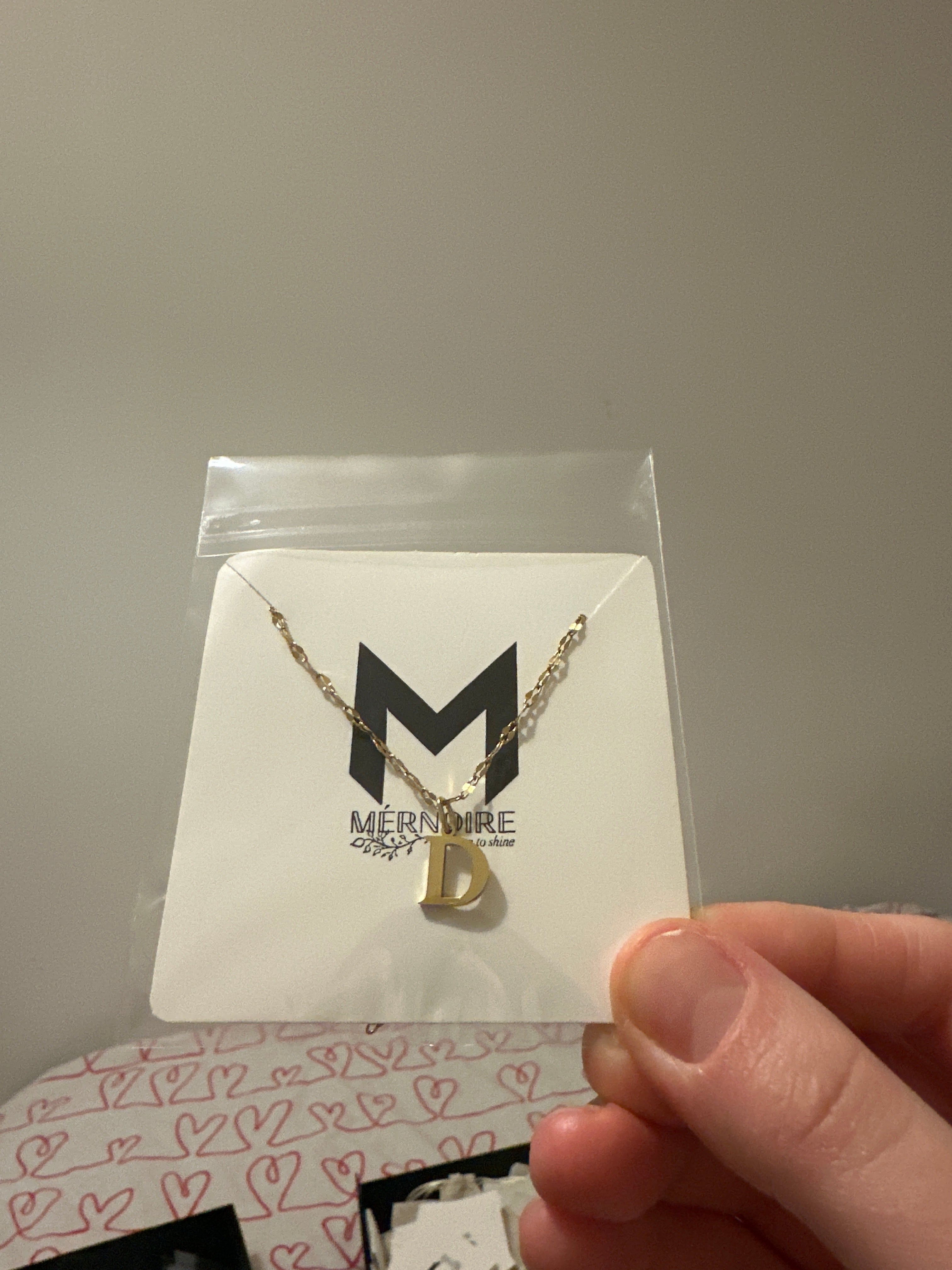 Halsband med Bokstav D