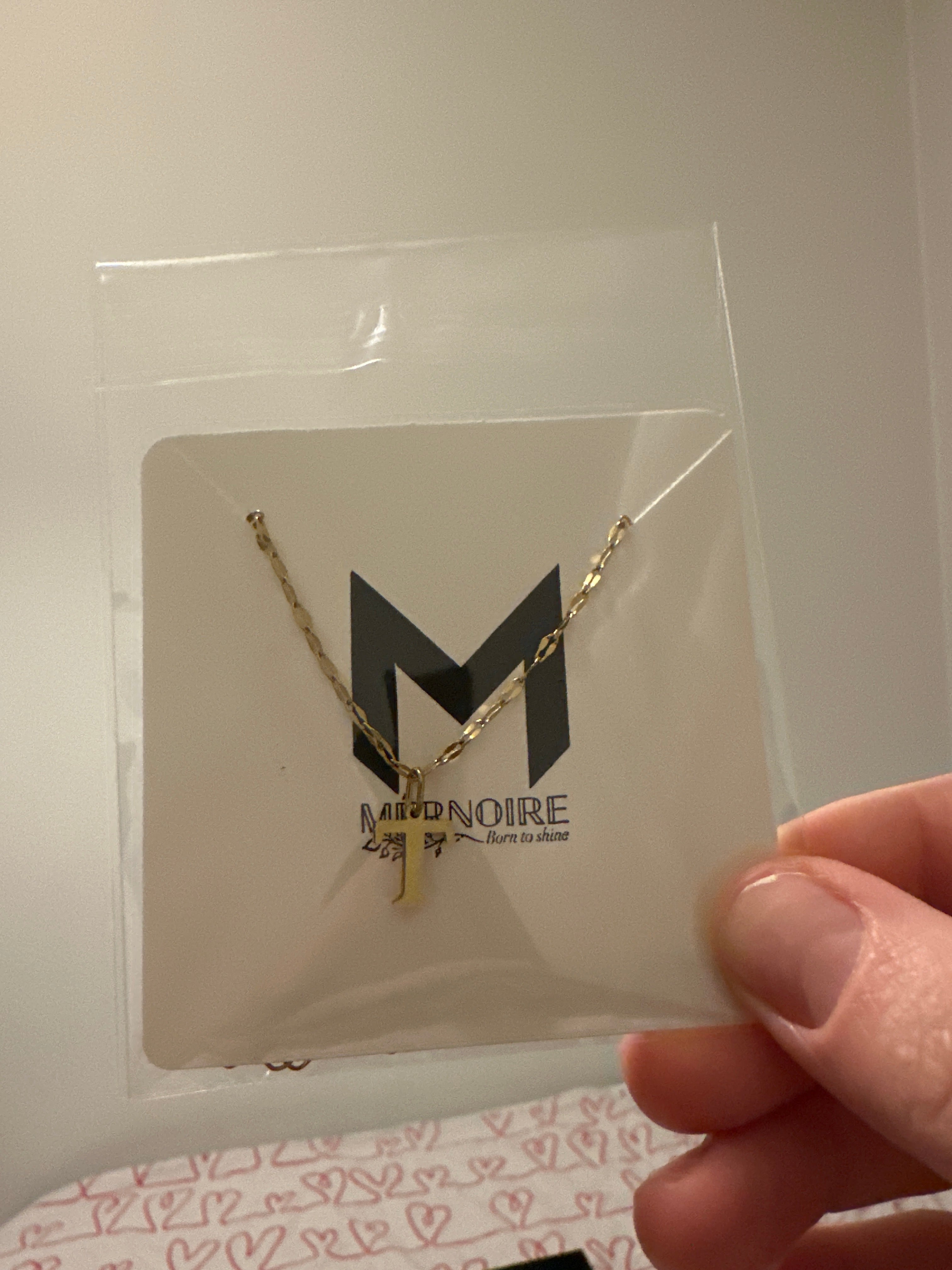 Halsband med Bokstavsberlock