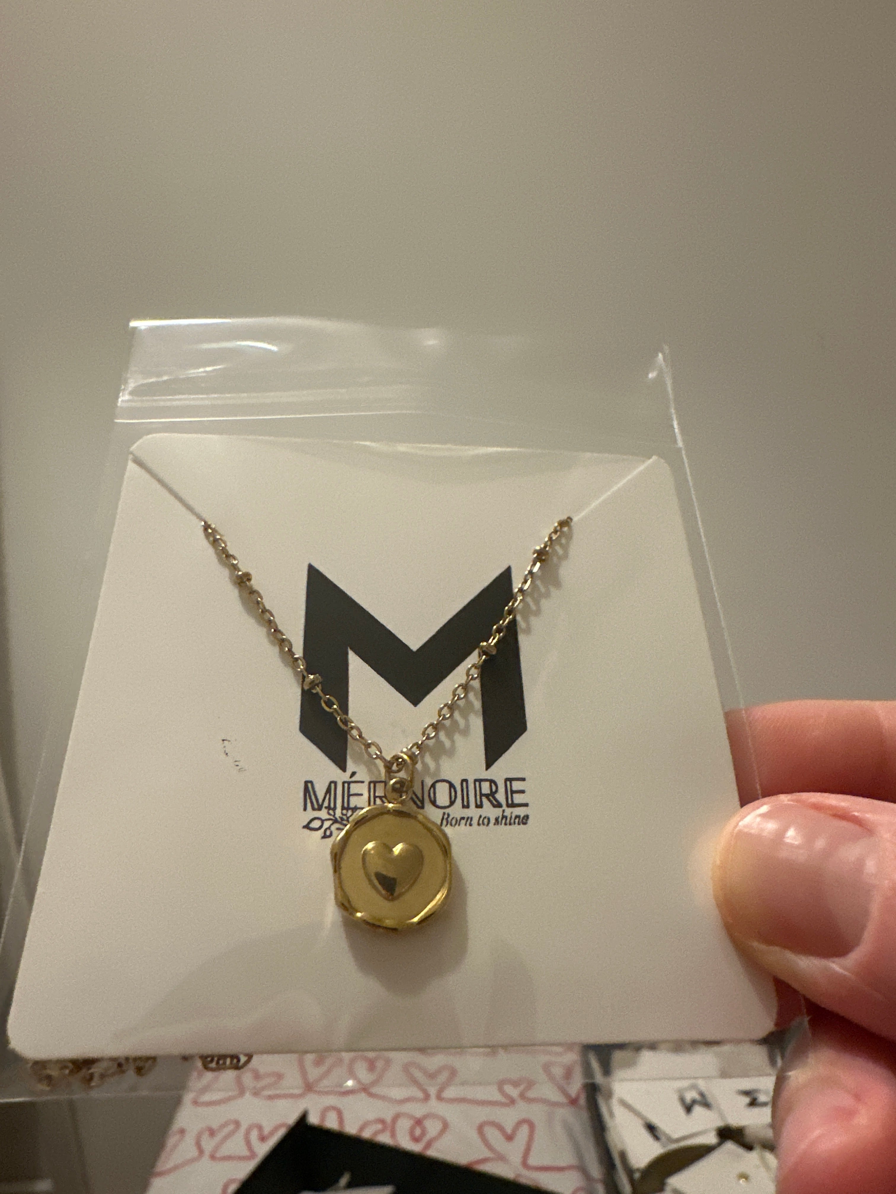 Halsband med Hjärtberlock