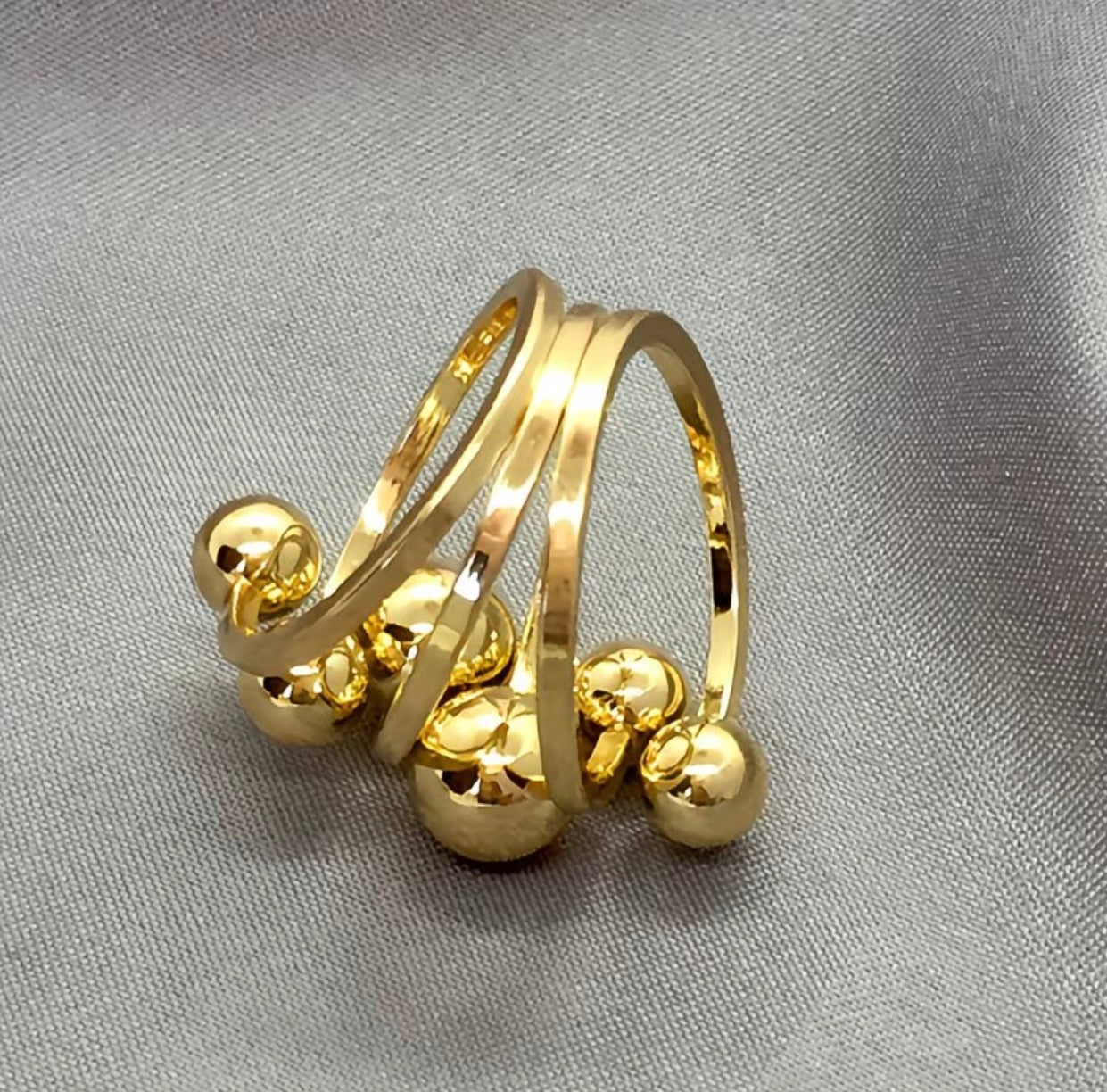 Skulptural Ring med Kulor